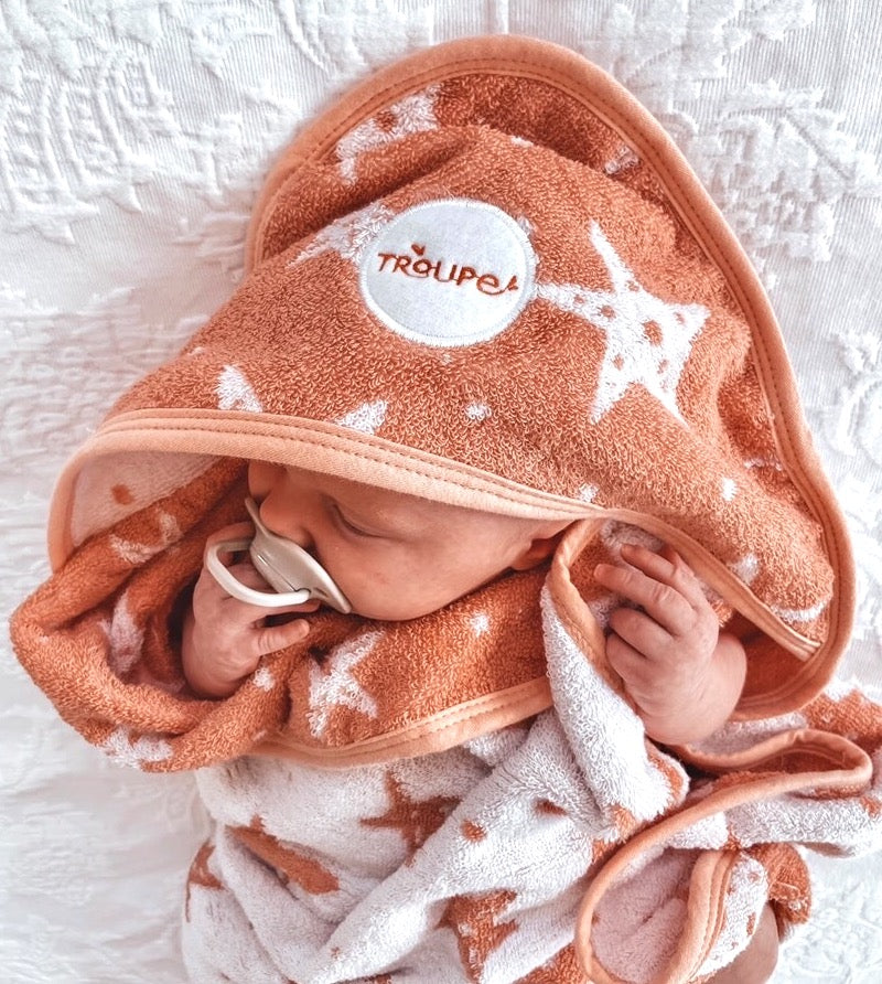 Child of mine hooded towel and three hot sale washcloths